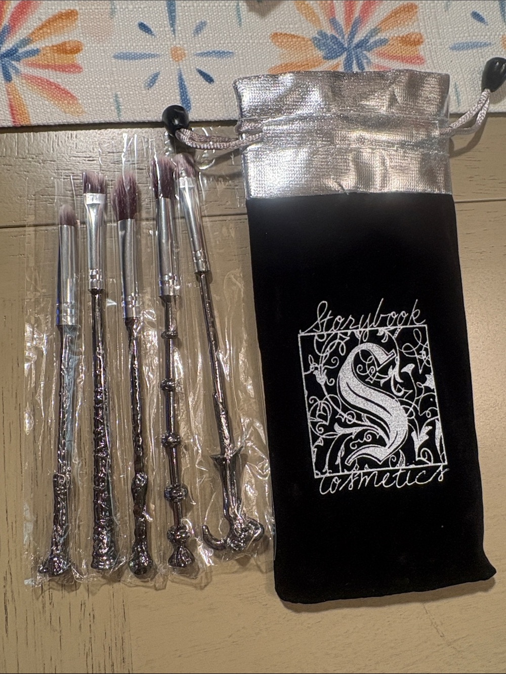 Silver Handle Pink-Tipped Makeup Brush Set with Velvet Pouch
